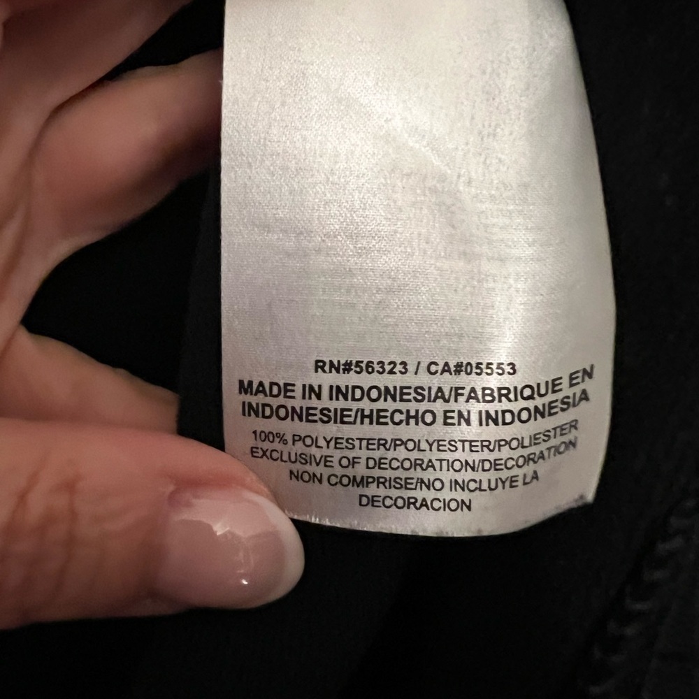 Nike Men's Black Dri-FIT Performance 1/4 Zip
Pullover XXL - Picture 4 of 6